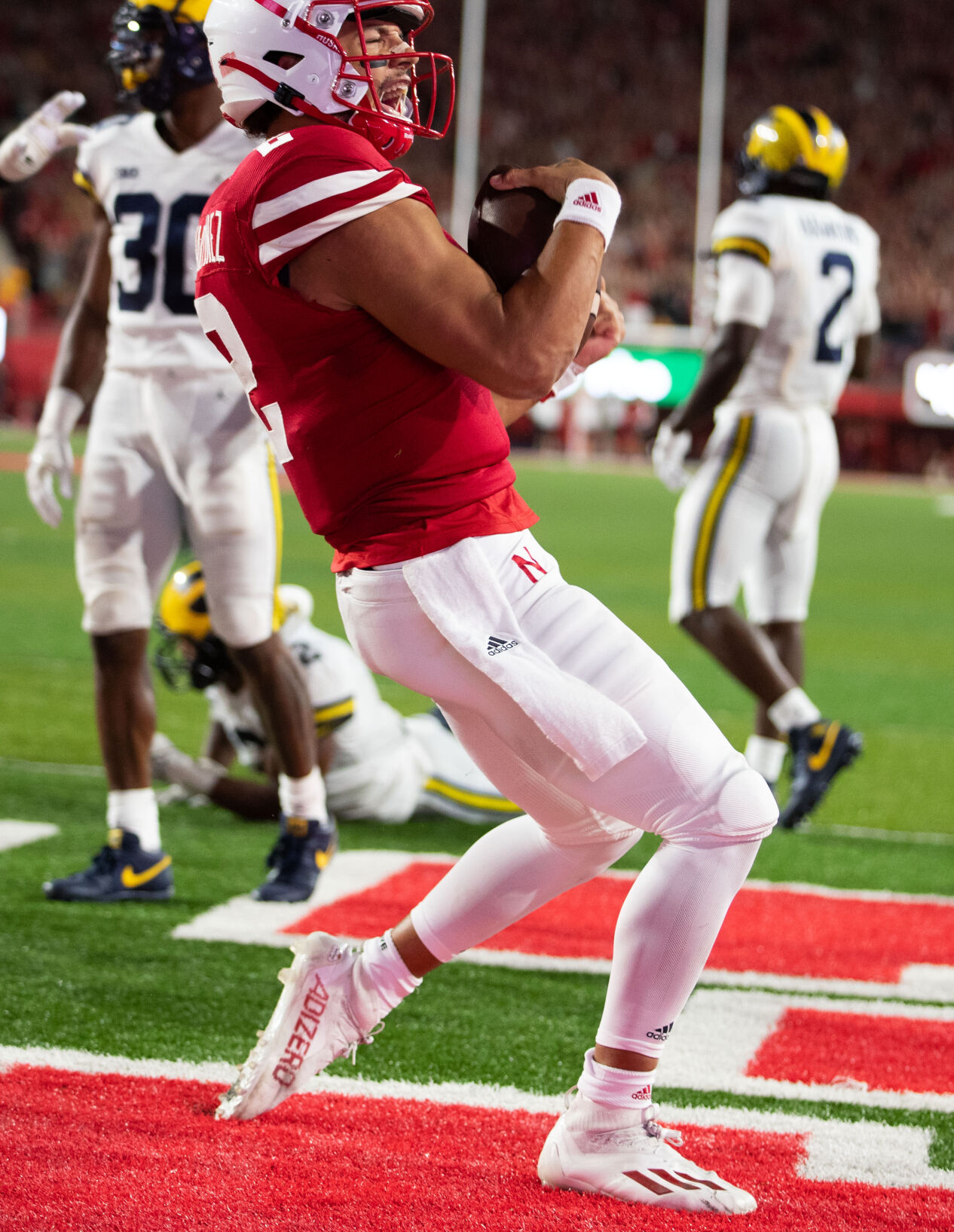 101021-owh-spo-nebmichigan-em13.jpg